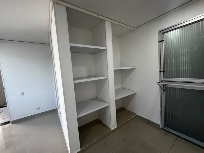 Consultorio en venta en Sector Plaza De Bolivar, Pereira, 156 m² · foto 8 de 24
