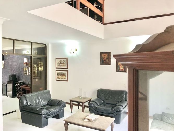 Casa de 4 alcobas en venta en El Ingenio, Cali, 450 m² · foto 2 de 24