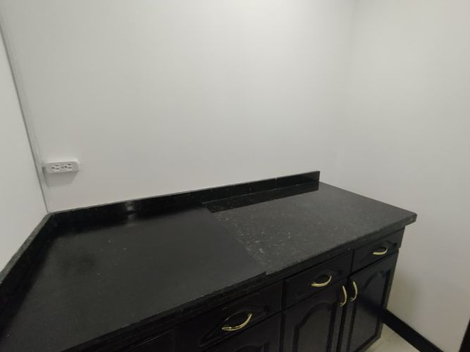 Oficina en arriendo en El Poblado, Medellín, 46 m² · foto 3 de 8