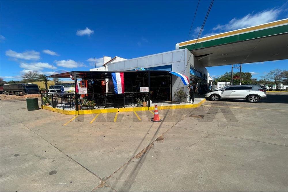 ESTACIÓN DE SERVICIO SOBRE AV. PRINCIPAL YPANÉ - VILLETA EN VENTA — foto 2