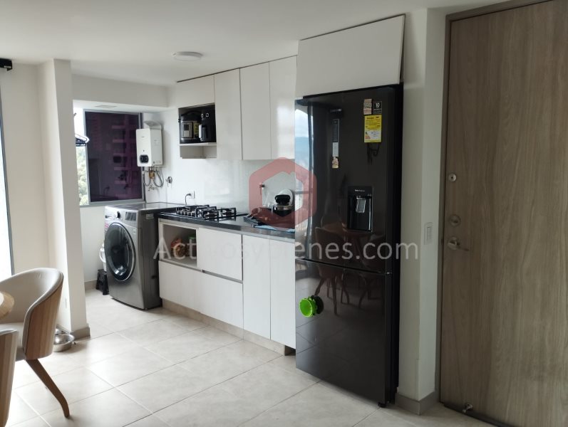 Apartamento en arriendo en Loma Del Barro, Envigado · foto 2 de 16
