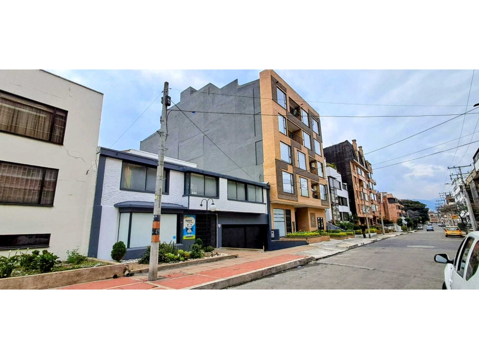 Casa en venta en Santa Barbara, Bogotá · foto 2 de 24