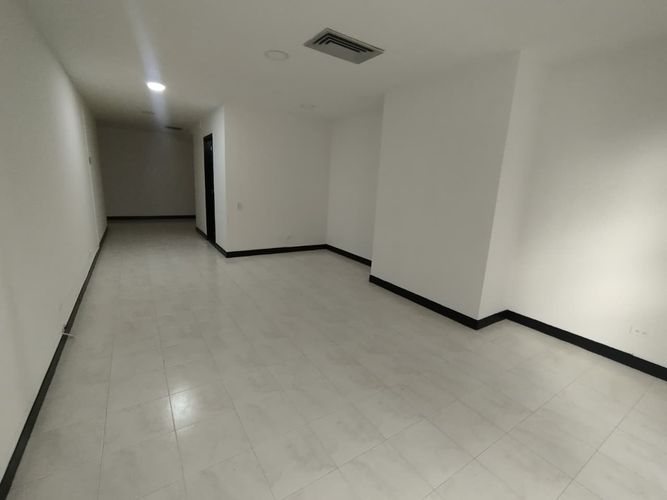 Oficina en arriendo en El Poblado, Medellín, 48 m² · foto 2 de 8