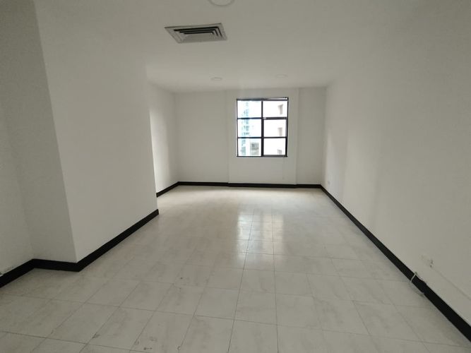 Oficina en arriendo en El Poblado, Medellín, 48 m² · foto 4 de 8
