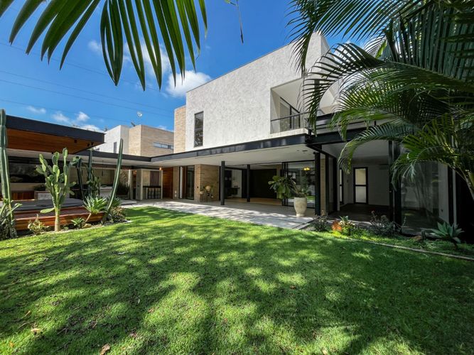 Casa de 4 alcobas en venta en Pance, Cali, 302 m² · foto 1 de 24