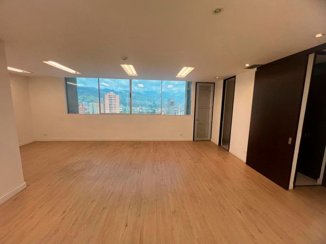 Oficina en arriendo en El Poblado, Medellín, 84 m² · foto 7 de 18
