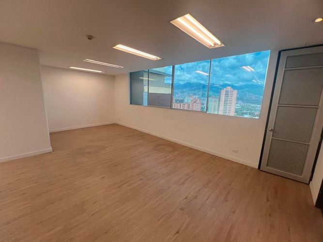 Oficina en arriendo en El Poblado, Medellín, 84 m² · foto 9 de 18