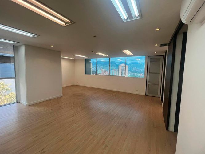 Oficina en arriendo en El Poblado, Medellín, 84 m² · foto 10 de 18