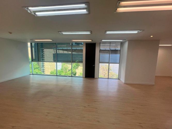 Oficina en arriendo en El Poblado, Medellín, 84 m² · foto 11 de 18