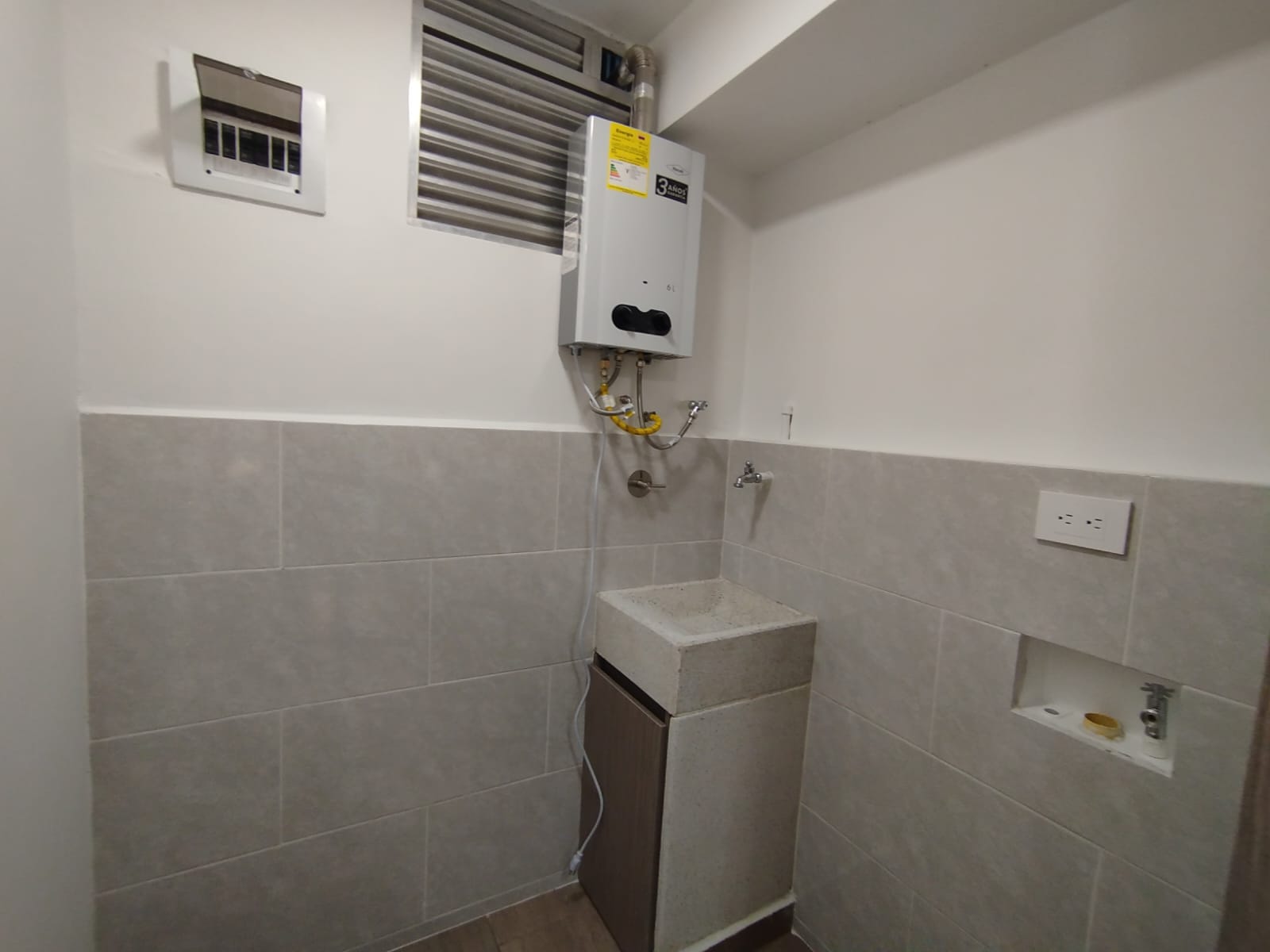 Apartamento en arriendo en Centro, Rionegro · foto 4 de 14