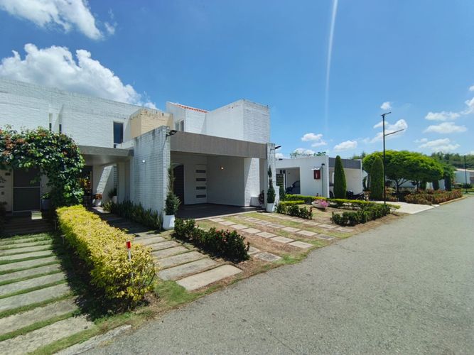 Casa de 3 alcobas en venta en El Castillo, Jamundí, 180 m² · foto 4 de 24