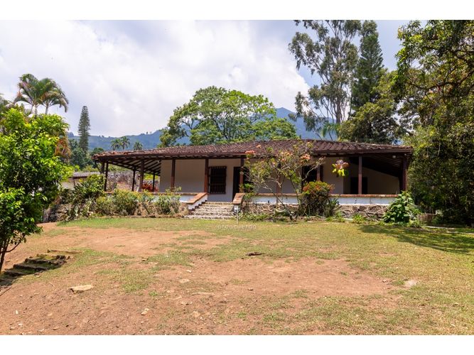 Finca en venta en Monta�Ita, Copacabana, 868 m² · foto 3 de 24