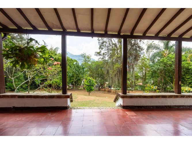Finca en venta en Monta�Ita, Copacabana, 868 m² · foto 4 de 24