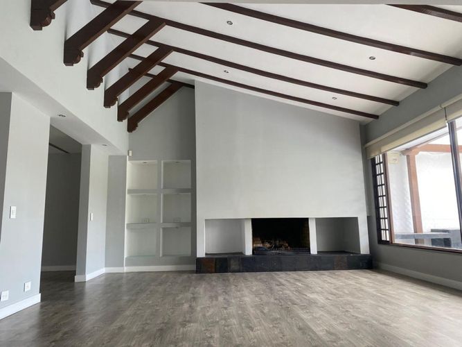 Casa de 5 alcobas en venta en Santa Ana Oriental, Bogotá, 550 m² · foto 2 de 24