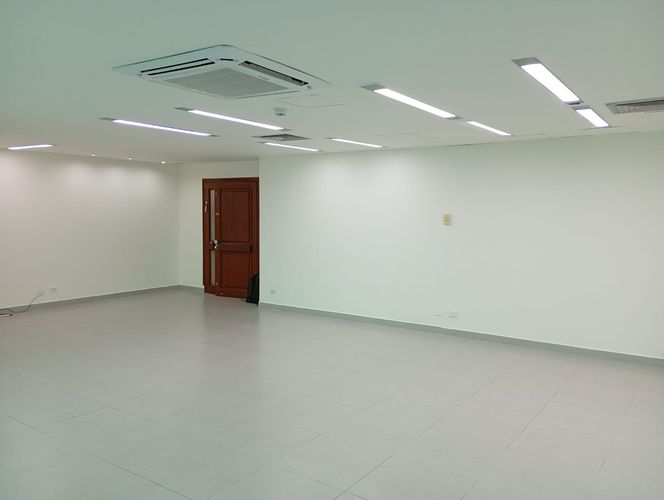 Oficina en arriendo en El Poblado, Medellín, 75 m² · foto 9 de 11