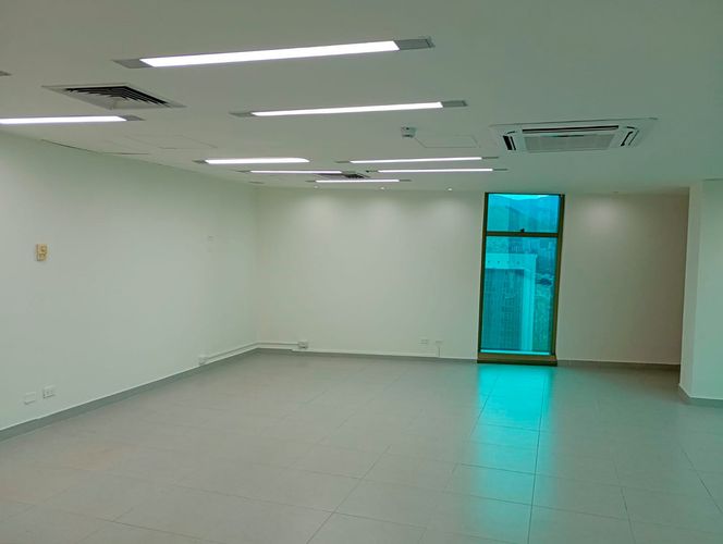 Oficina en arriendo en El Poblado, Medellín, 75 m² · foto 10 de 11