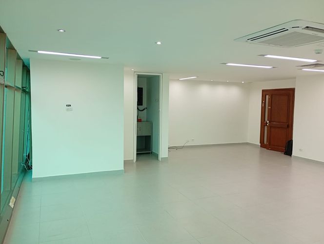Oficina en arriendo en El Poblado, Medellín, 75 m² · foto 11 de 11