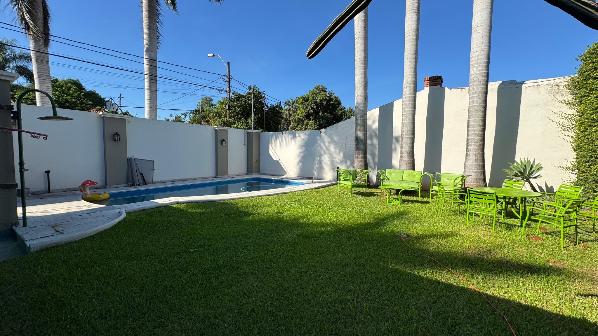 Vendo Casa de 4 habitaciones con Piscina. Barrio Herrera — foto 2