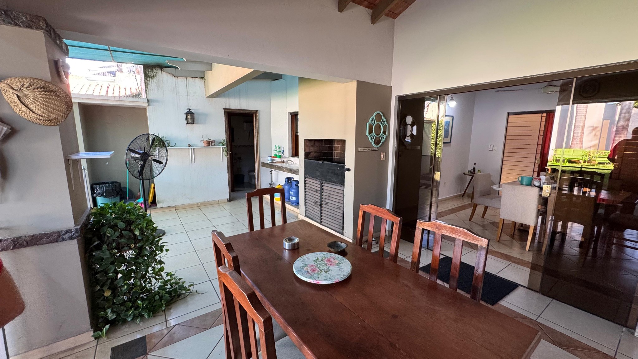 Vendo Casa de 4 habitaciones con Piscina. Barrio Herrera — foto 3