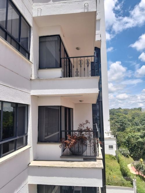 Apartamento de 3 alcobas en venta en La Bella, Pereira, 230 m² · foto 2 de 19