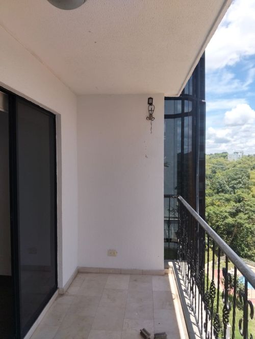 Apartamento de 3 alcobas en venta en La Bella, Pereira, 230 m² · foto 3 de 19
