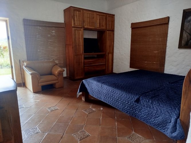 Casa de 5 alcobas en arriendo en Guarne, 500 m² · foto 4 de 20