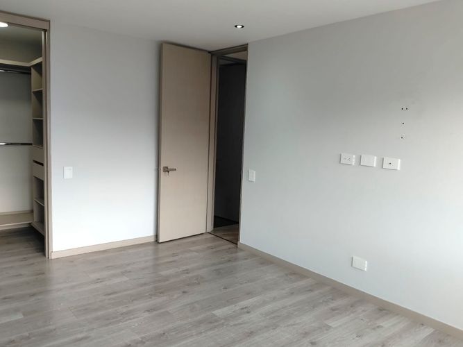 Apartamento de 3 alcobas en arriendo en El Poblado, Medellín, 148 m² · foto 13 de 18