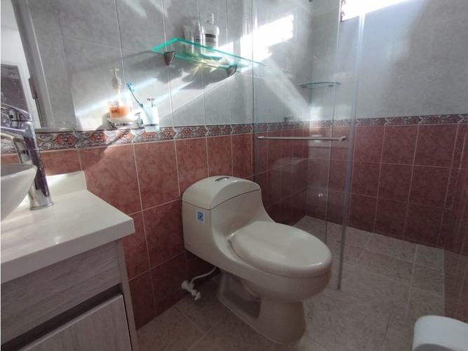 Casa de 5 alcobas en venta en Villa España, Floridablanca, 200 m² · foto 13 de 24
