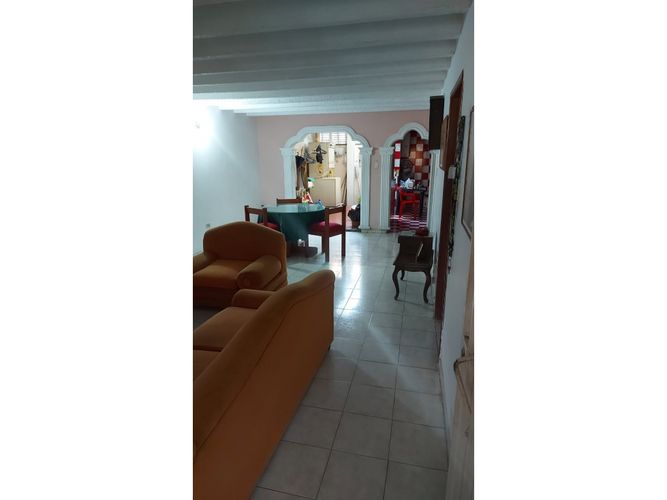 Casa de 3 alcobas en venta en Andalucia, Floridablanca, 230 m² · foto 3 de 18