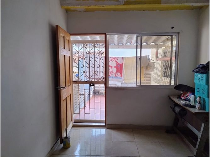 Casa de 3 alcobas en venta en Andalucia, Floridablanca, 230 m² · foto 4 de 18