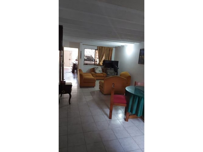 Casa de 3 alcobas en venta en Andalucia, Floridablanca, 230 m² · foto 12 de 18