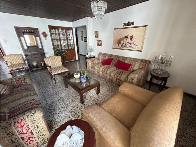 Apartamento de 5 alcobas en venta en Sotomayor, Bucaramanga, 190 m² · foto 2 de 24