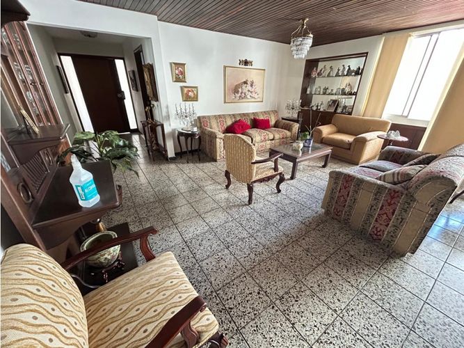 Apartamento de 5 alcobas en venta en Sotomayor, Bucaramanga, 190 m² · foto 3 de 24