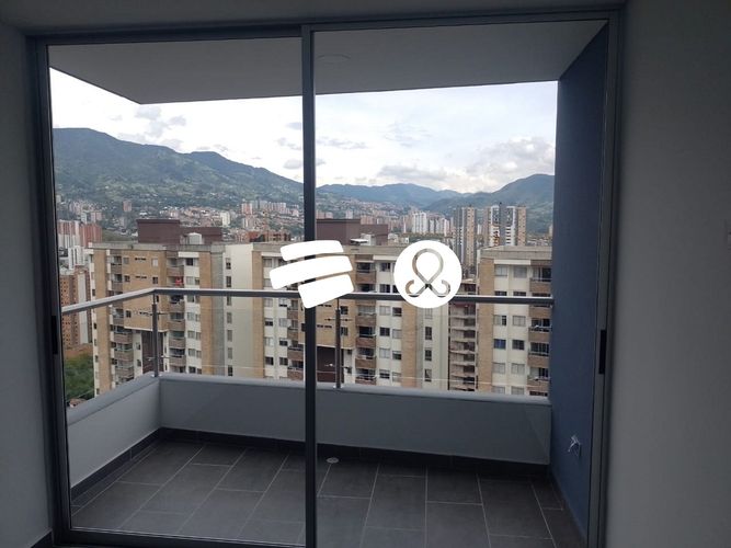 Apartamento de 1 alcoba en venta en Entreamigos, Sabaneta, 48 m² · foto 2 de 14