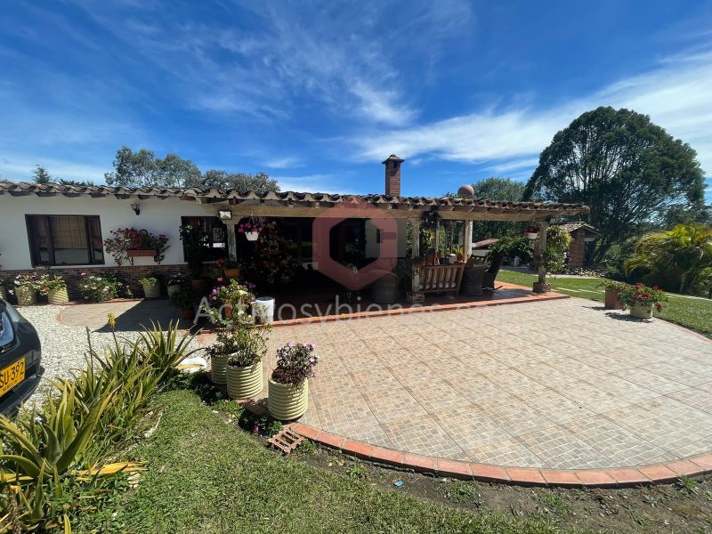 4BR House in Aeropuerto (6000 m²)
