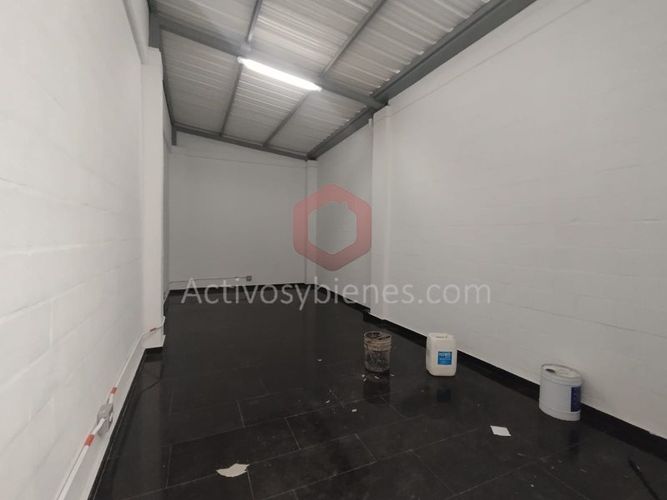 Bodega en arriendo en Cristo Rey, Medellín, 240 m² · foto 4 de 18