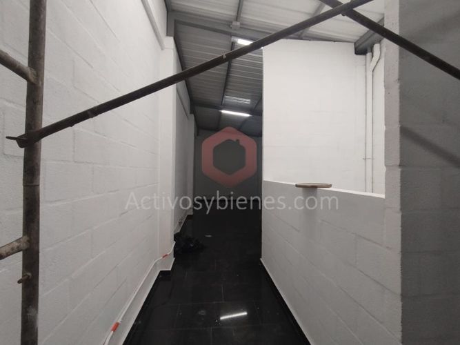Bodega en arriendo en Cristo Rey, Medellín, 240 m² · foto 5 de 18