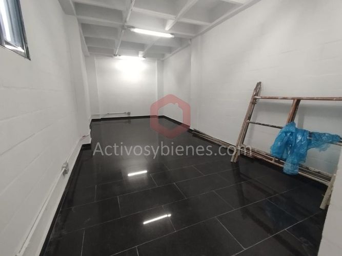 Bodega en arriendo en Cristo Rey, Medellín, 240 m² · foto 10 de 18