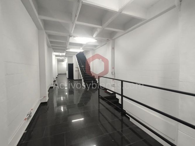Bodega en arriendo en Cristo Rey, Medellín, 240 m² · foto 11 de 18