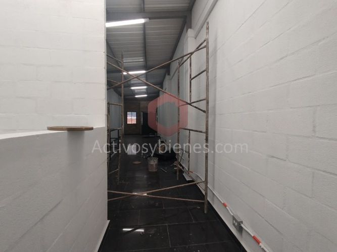 Bodega en arriendo en Cristo Rey, Medellín, 240 m² · foto 14 de 18
