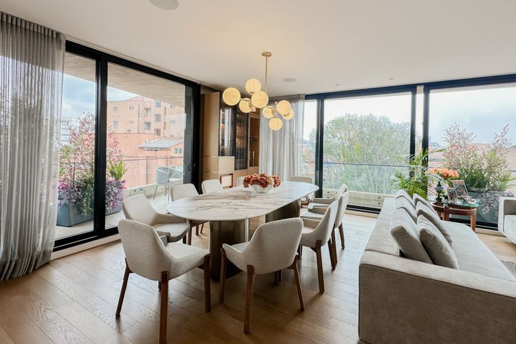 Apartamento de 3 alcobas en venta en La Cabrera, Bogotá, 249 m² · foto 2 de 24