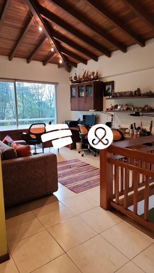 Casa de 4 alcobas en venta en Urbanización Las Cumbres, Medellín, 271 m² · foto 4 de 13