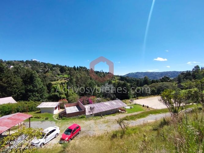 Finca en venta en Piedras Blancas, Guarne, 9311 m² · foto 3 de 21