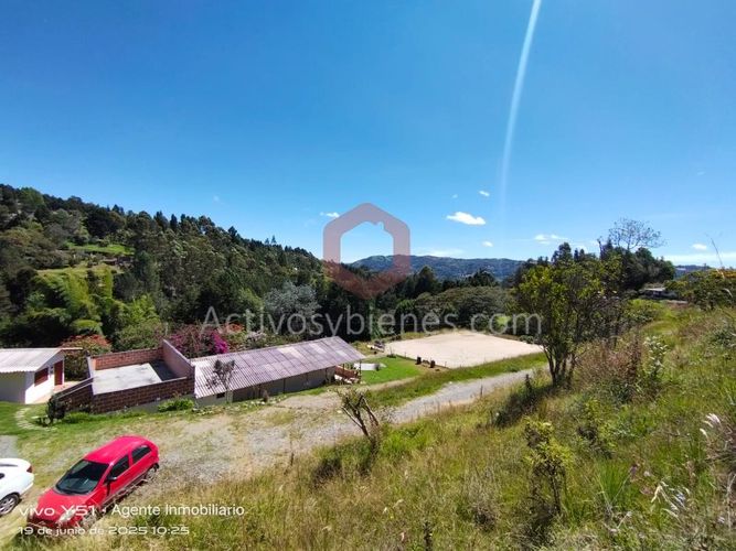 Finca en venta en Piedras Blancas, Guarne, 9311 m² · foto 6 de 21