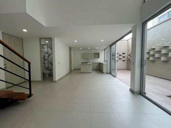 Casa de 3 alcobas en venta en El Porvenir, Rionegro, 168 m² · foto 2 de 16