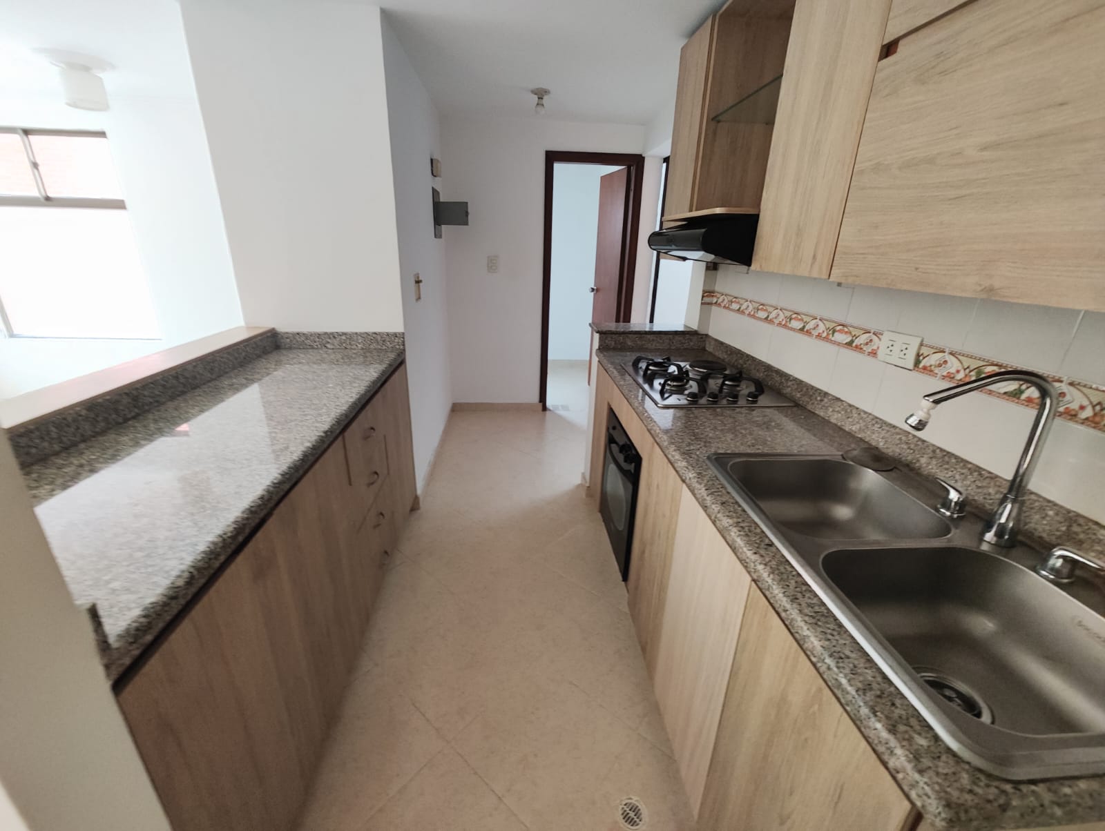 Apartamento en arriendo en Laureles, Medellín · foto 3 de 18