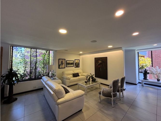 Apartamento de 4 alcobas en venta en Los Balsos, Medellín, 315 m² · foto 2 de 17