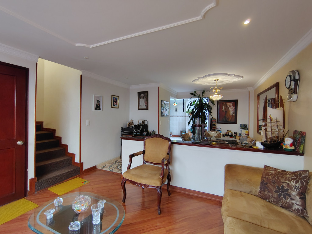 Casa en venta en Cedritos, Bogotá · foto 2 de 24