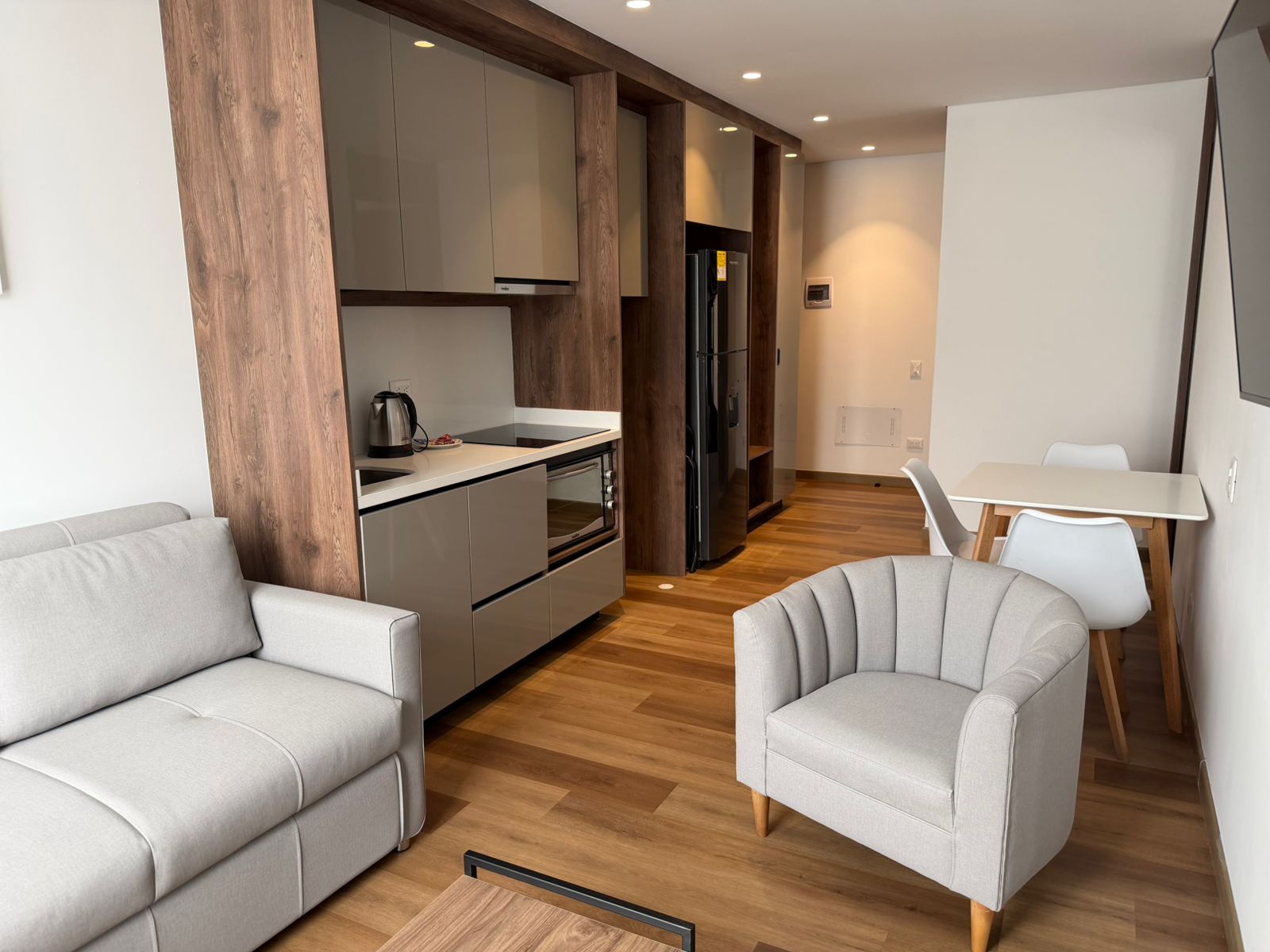 Apartaestudio en arriendo en Chicó Alto, Bogotá · foto 3 de 13
