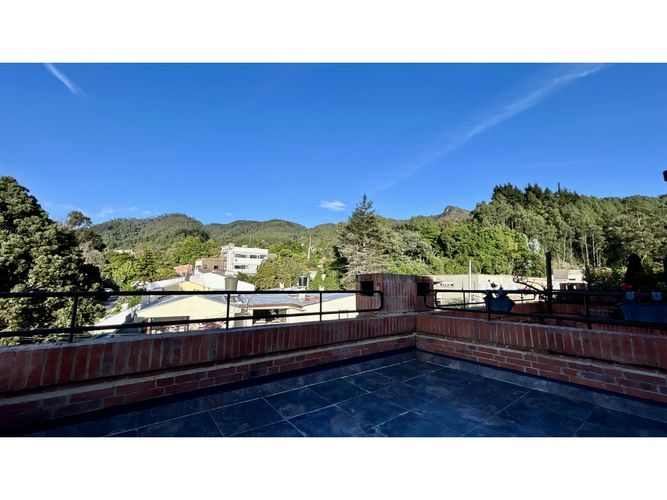 Casa de 3 alcobas en venta en Santa Ana Oriental, Bogotá, 217 m² · foto 2 de 24